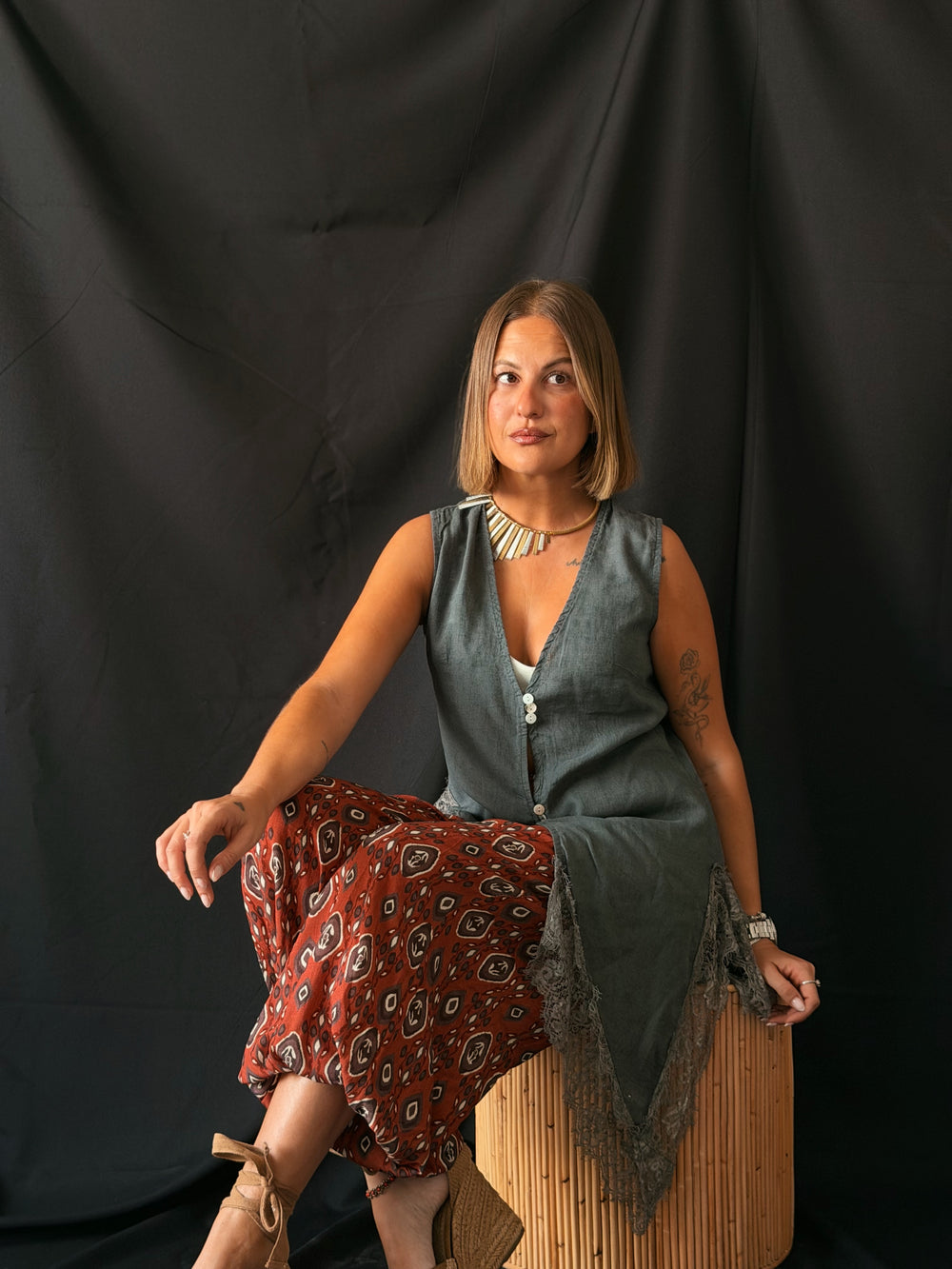 Blusa asimétrica lino gris