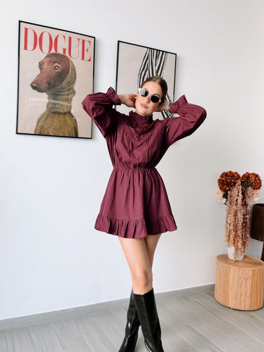 Vestido romántico berenjena