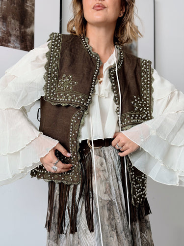 CHALECO LOLA BORDADO CAQUI