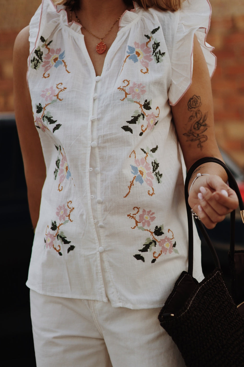 Blusa COMSY punto de cruz blanca