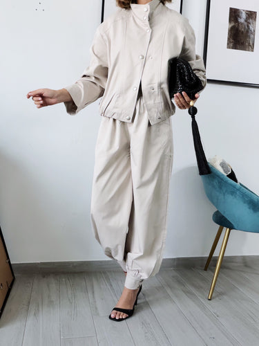 Conjunto ESSENTIAL taupe