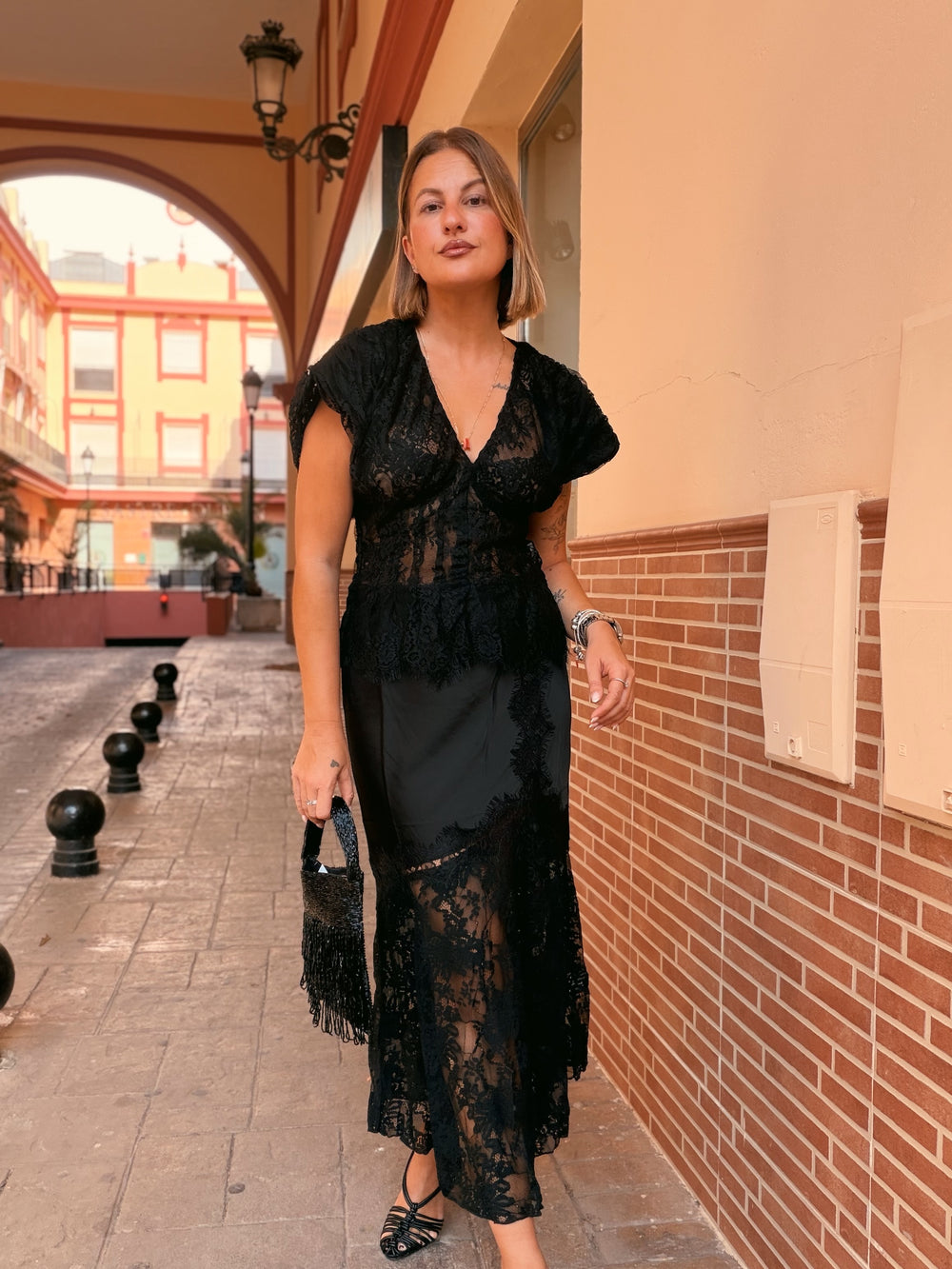 Blusa encaje negra