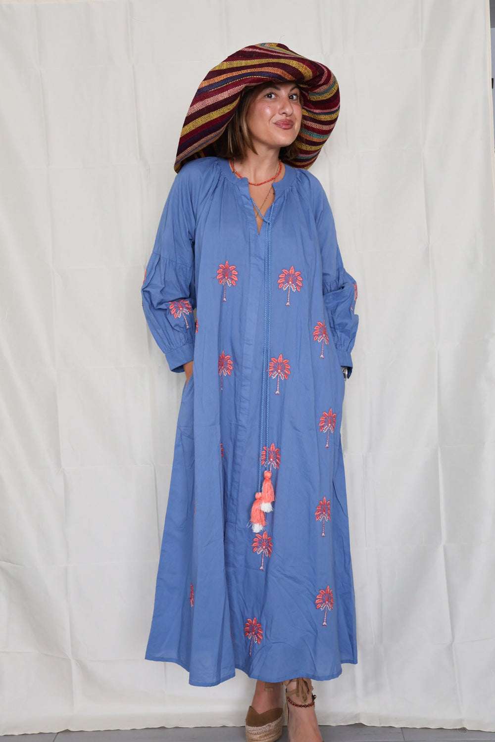 Vestido GAVILA azul bordado