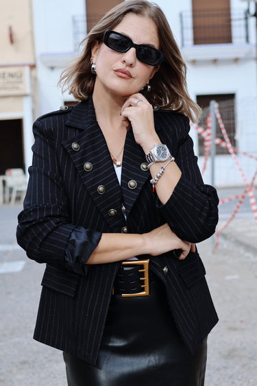 Blazer abotonada negra