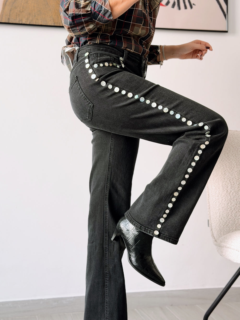 Denim negro botones