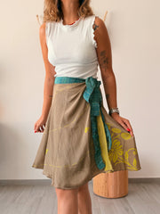 Falda corta seda mod.3