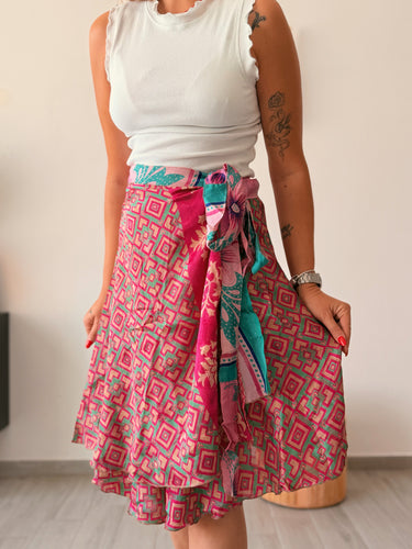 Falda corta seda mod.1