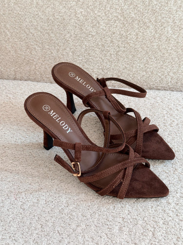 Sandalias tiras marrones