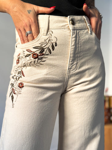 Jeans denim bordados beige