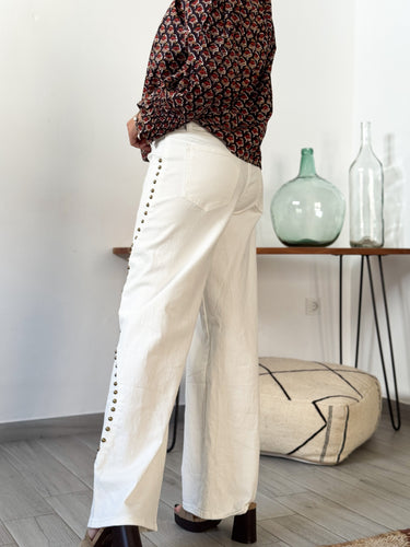 Jeans denim tachuelas blanco