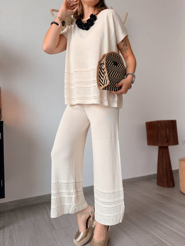 Conjunto punto perforado beige