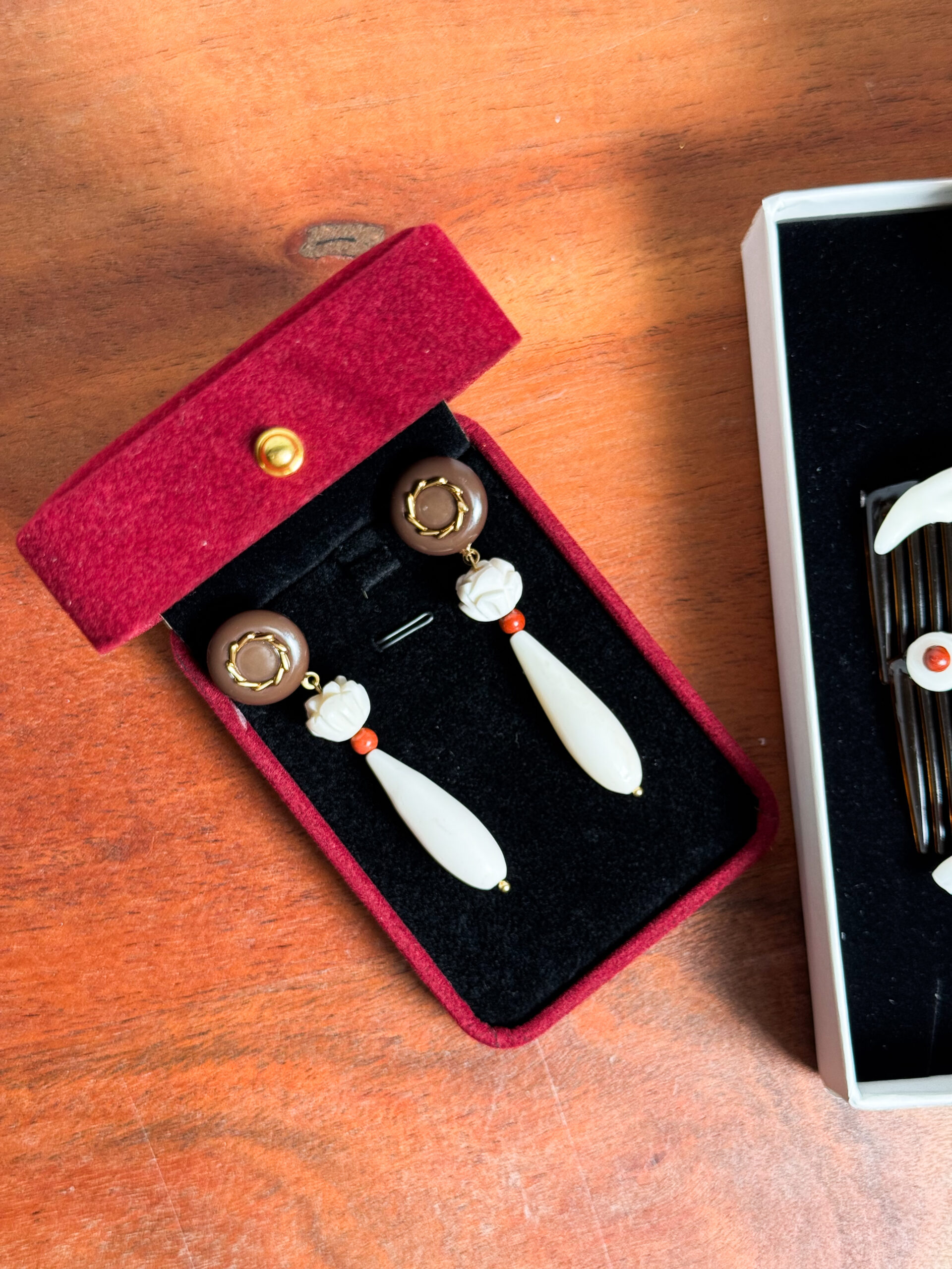 Pendientes CARMEN hueso marrón