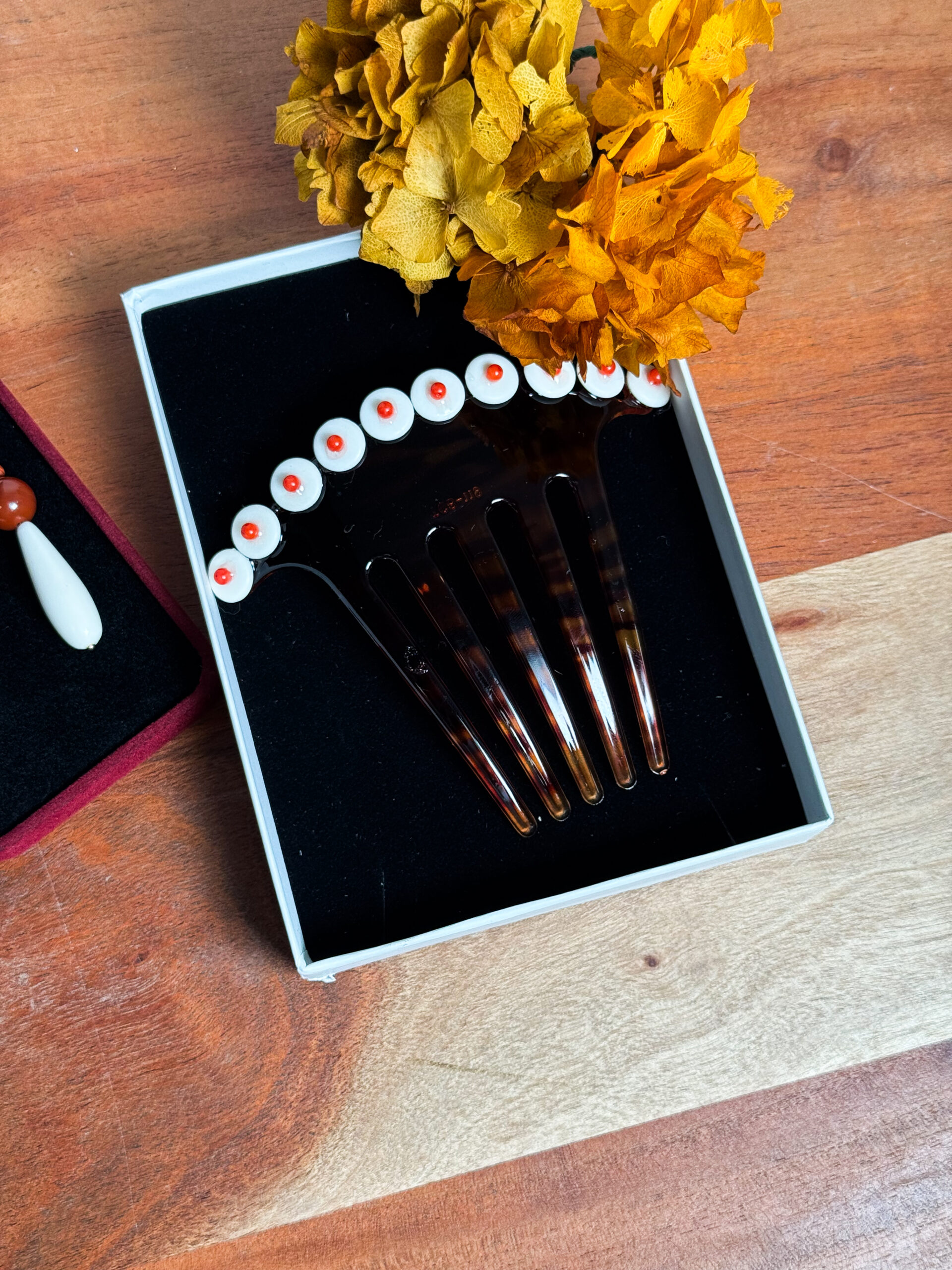 Peina hueso y coral GITANILLA