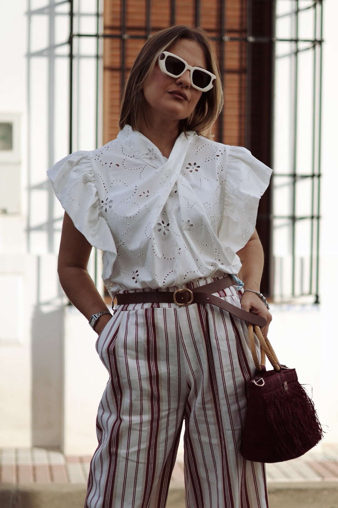 Blusa volante perforada